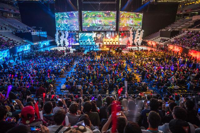 也是期待他 也是期待他